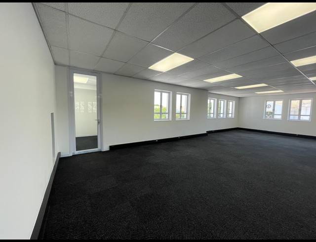 377M² OFFICE TO LET IN BRYANSTON